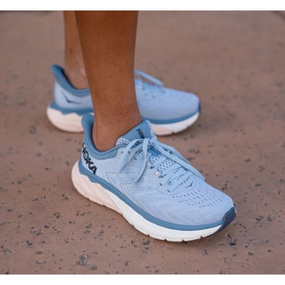 Hokas